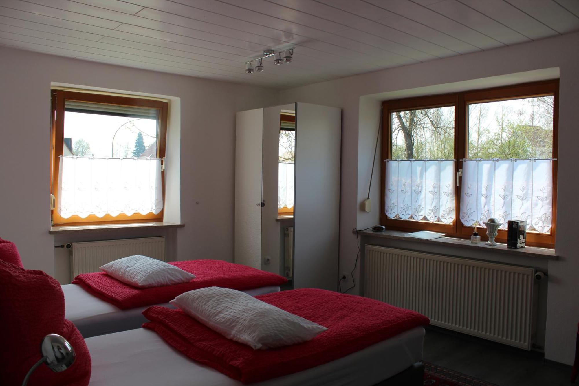 Gaestehaus Nicole Burgau Buitenkant foto